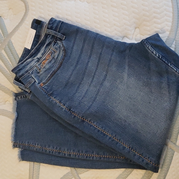 Judy Blue Denim - Judy Blue Sz 18W High Waist Boyfriend Fit Howdy Embroidered Raw Hem Jeans NWT